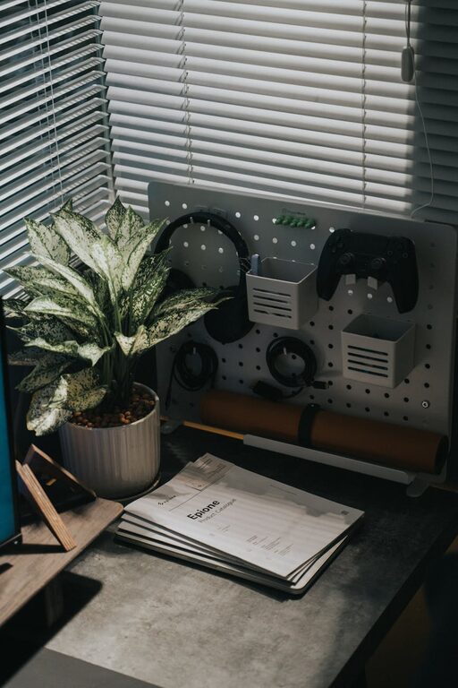 Simple Ways to Personalize Your Workspace for Comfort and Productivity